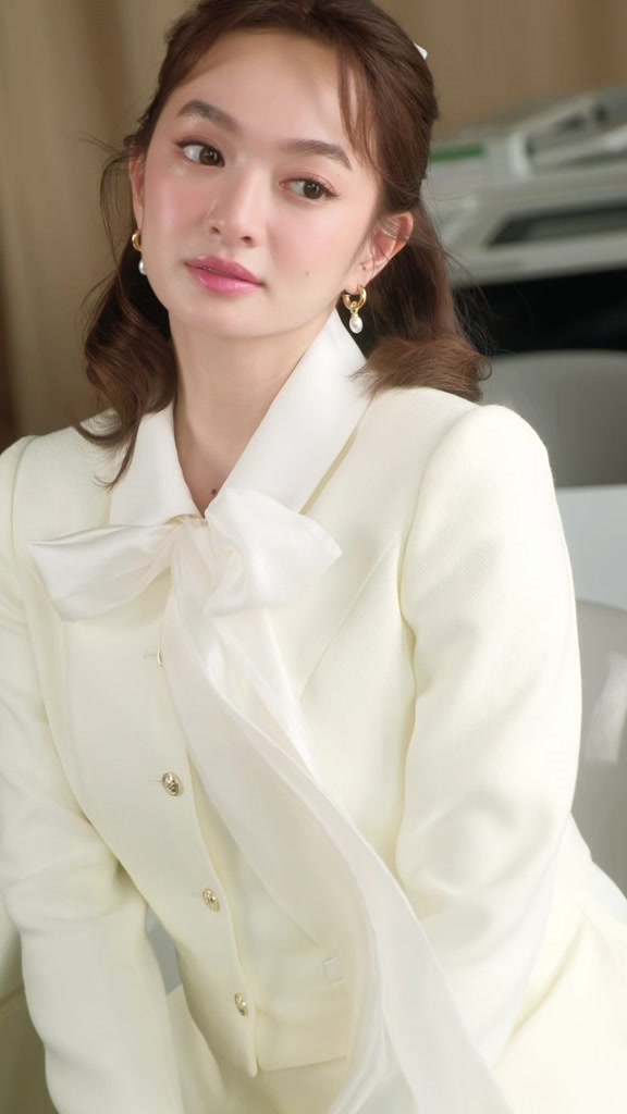 (Winter chapter 1) Áo dạ tweed cổ phối tằm xước trắng có dây nơ, thanh lịch sang trọng thời trang Calie Ak109 | BigBuy360 - bigbuy360.vn