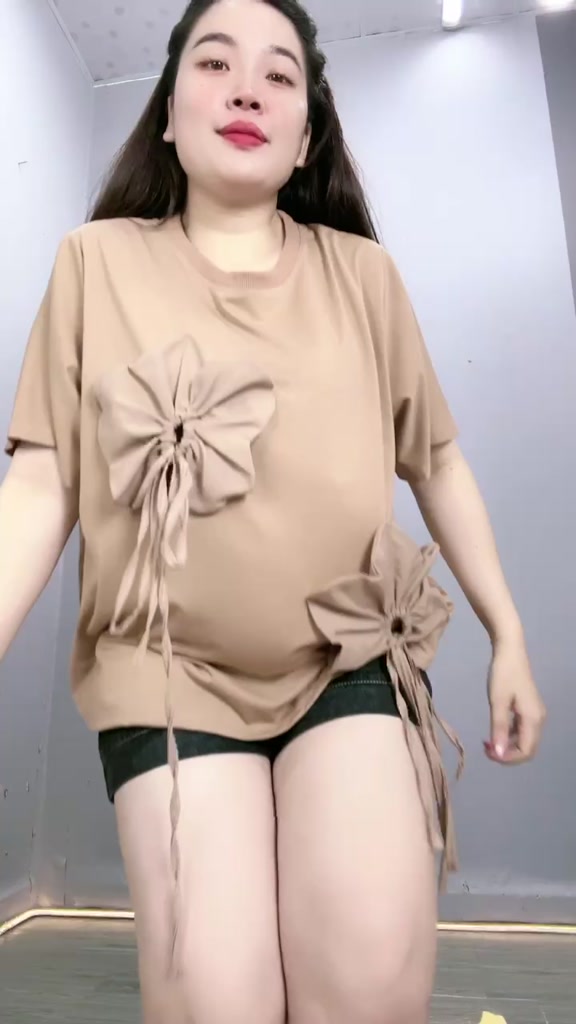 Áo Thun Bigsize Nữ Basic Cổ Tròn Phối Nơ Hoa Dễ Thương – Form Rộng  BIG SIZE CÔ NHỎ  A292 | BigBuy360 - bigbuy360.vn