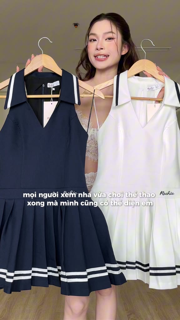 RECHIC Đầm sát nách Thetie cổ V polo phối tà xếp ly chiết eo năng động cá tính | BigBuy360 - bigbuy360.vn