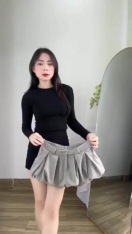 BARE_Quần Short Bí Phồng Cạp Trễ Y2K Eo Chun Tôn Dáng Quần Đùi Nữ Form Ngắn_Q129 | BigBuy360 - bigbuy360.vn