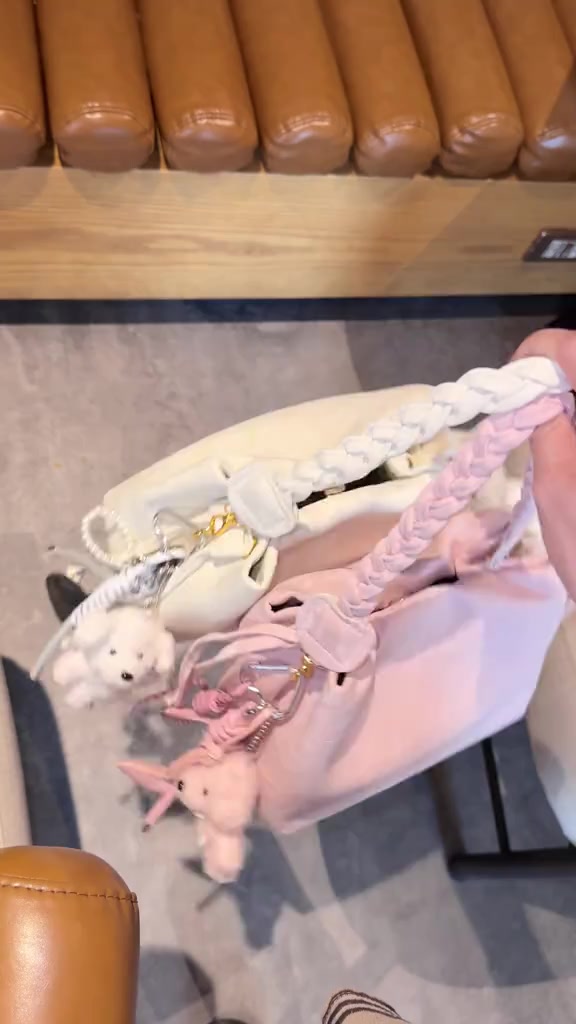 Túi xách nữ thời trang da nhung cầm tay đeo vai đeo chéo tặng kèm charm gấu xinh, đựng đồ tiện lợi Đăng Túi DK115 | BigBuy360 - bigbuy360.vn