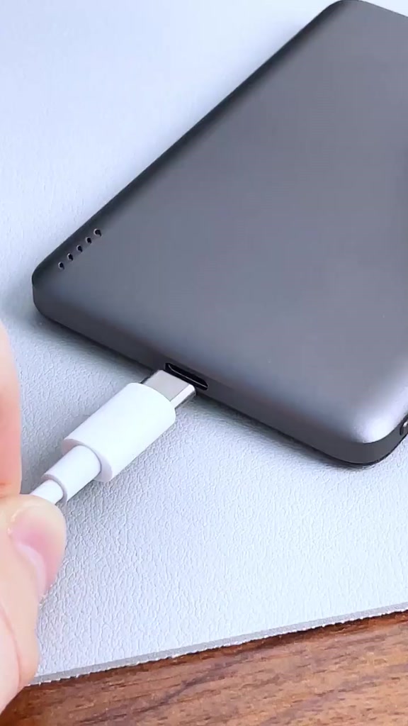 【Bảo hành hai năm】UNEED Pin sạc dự phòng từ tính QI2 20W Sạc nhanh nhiệt độ thấp Thân siêu mỏng 0.65cm 12000/6000mAh | BigBuy360 - bigbuy360.vn