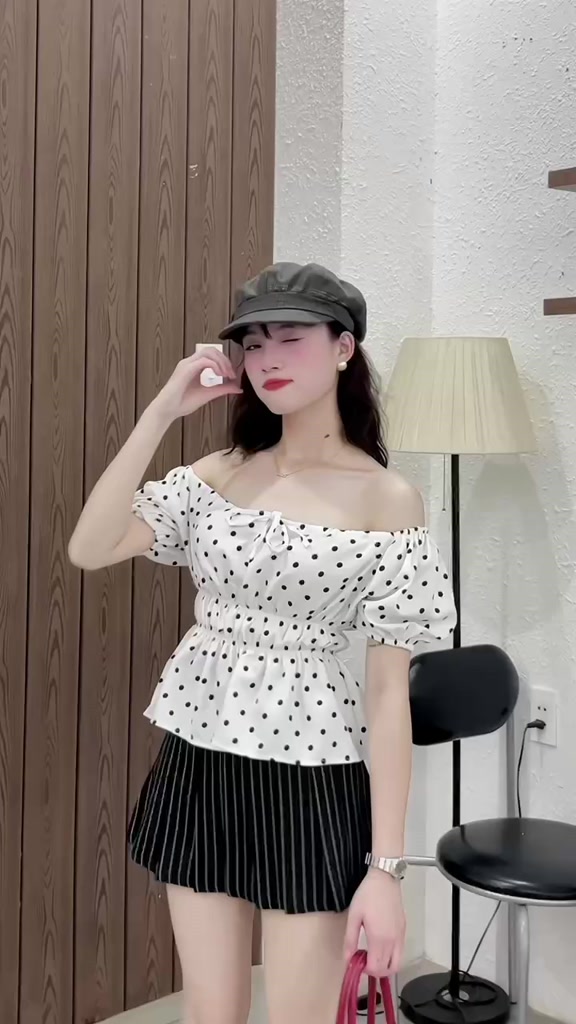 Áo Cổ Vuông Tay Ngắn Phồng Thắt Nơ Ngực Viền Bụng Chấm Bi Form Xoè Babydoll | BigBuy360 - bigbuy360.vn