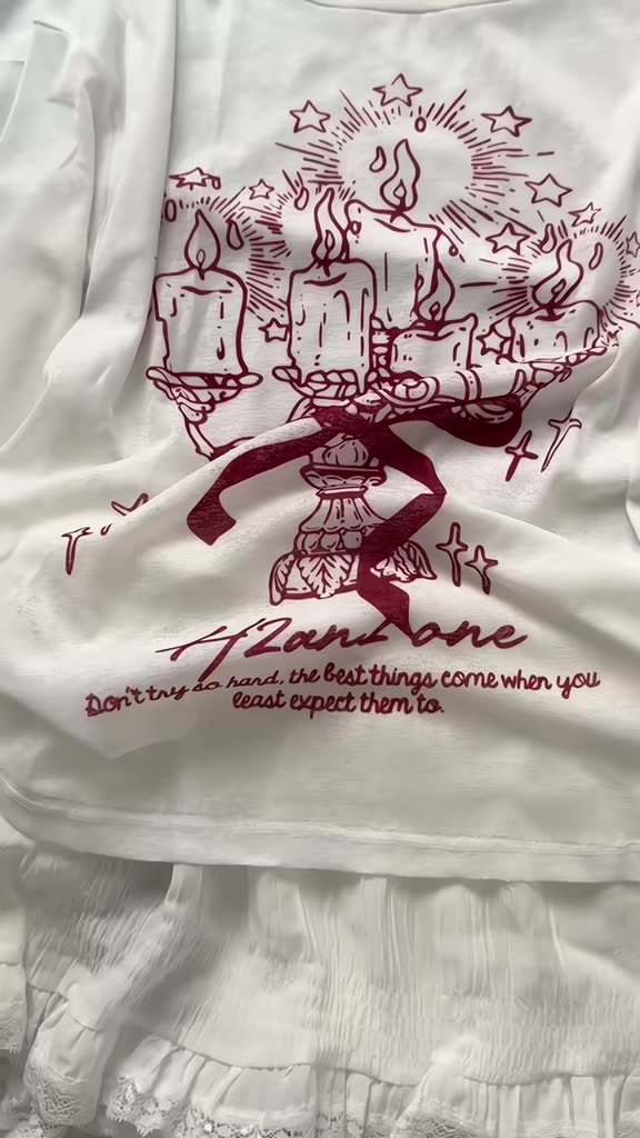 Áo thun nữ dài tay hoạ tiết đèn thần, Áo thun giấy xuyên thấu trễ vai in hình graffiti dễ thương - AT01 | BigBuy360 - bigbuy360.vn