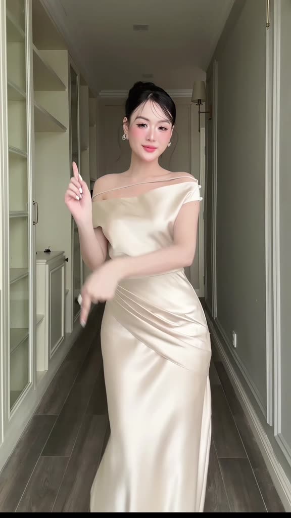 Đầm Lụa Trễ Vai Xếp Ly Eo Ôm Body Sang Trọng | Thanh Lịch - MAYLA Dress | BigBuy360 - bigbuy360.vn