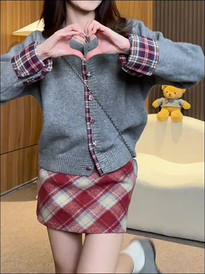 [XẢ KHO THANH LÝ] Áo cardigan len 𝒀𝑼𝑴𝑴𝒀 cổ tròn, Áo len cardigan viền cúc bọc kẻ caro Hàn Quốc CA36 | BigBuy360 - bigbuy360.vn