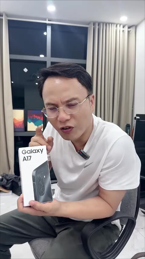 Điện Thoại Samsung Galaxy A17 (4G) 8GB 128GB Chính Hãng | BigBuy360 - bigbuy360.vn