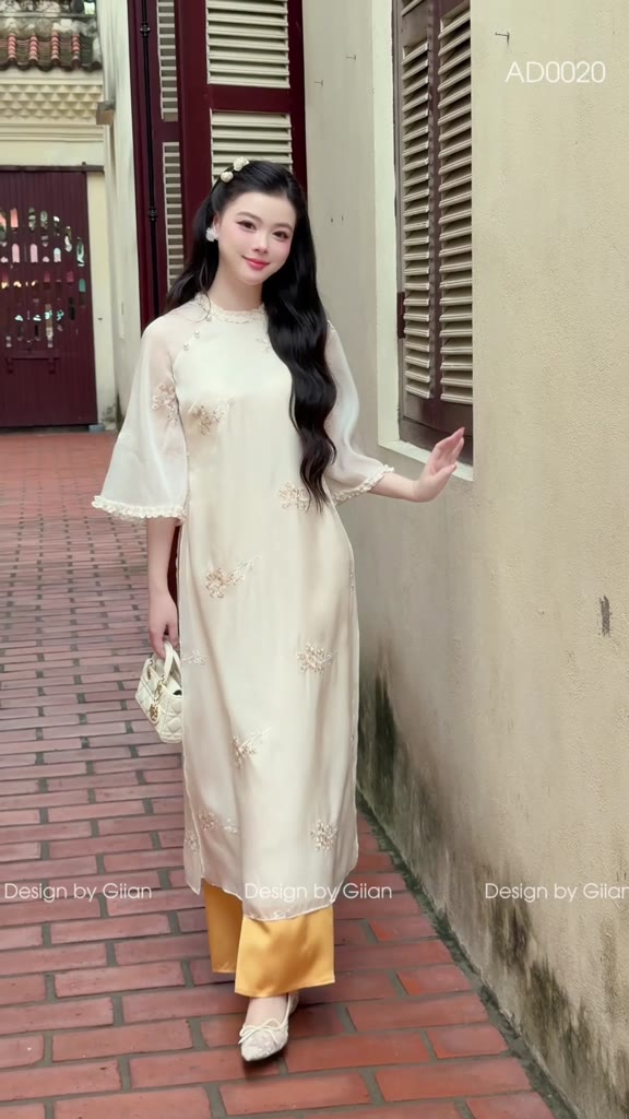 Áo dài cách tân tết nữ Giian dáng suông 4 tà, hoa nhí thêu thủ công cao cấp, thiết kế cổ tròn phối ngọc cách điệu AD0020 | BigBuy360 - bigbuy360.vn