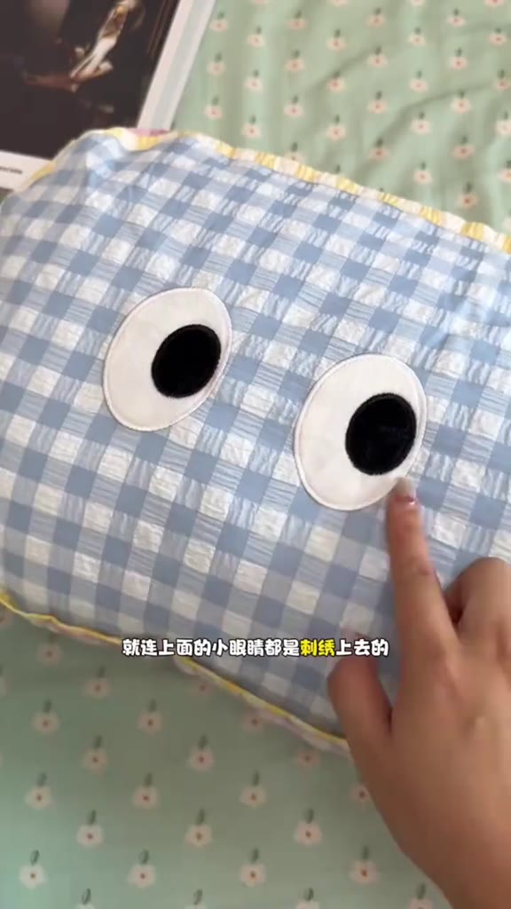 Gối Ôm Dài Hình Thú Dễ Thương Kẻ Caro Siêu Êm Ái, Gối Ôm Ngủ Trang Trí Phòng Ngủ Size 90CM | BigBuy360 - bigbuy360.vn
