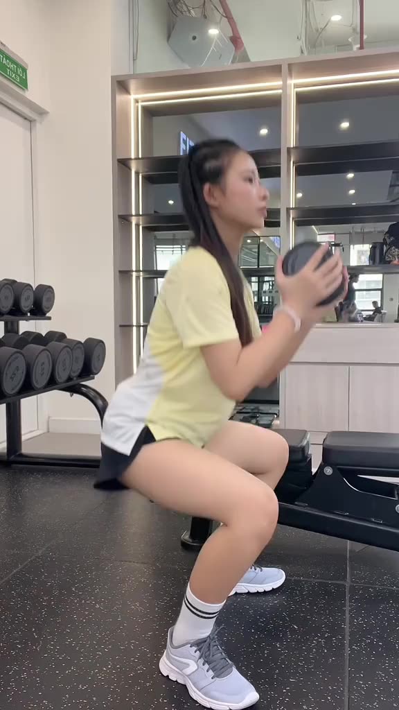 Quần Tập Gym Nữ có túi Woven Short 1 lớp Co Giãn, Thoáng Khí, Nhẹ Mát, Độ Bền Cao -Coolmate Women | BigBuy360 - bigbuy360.vn