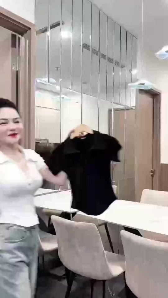 Áo thun nữ cổ bẻ phối dây kéo ROSSI , áo polo nữ ôm dáng vải cotton mịn, áo thun babytee cổ bẻ | BigBuy360 - bigbuy360.vn