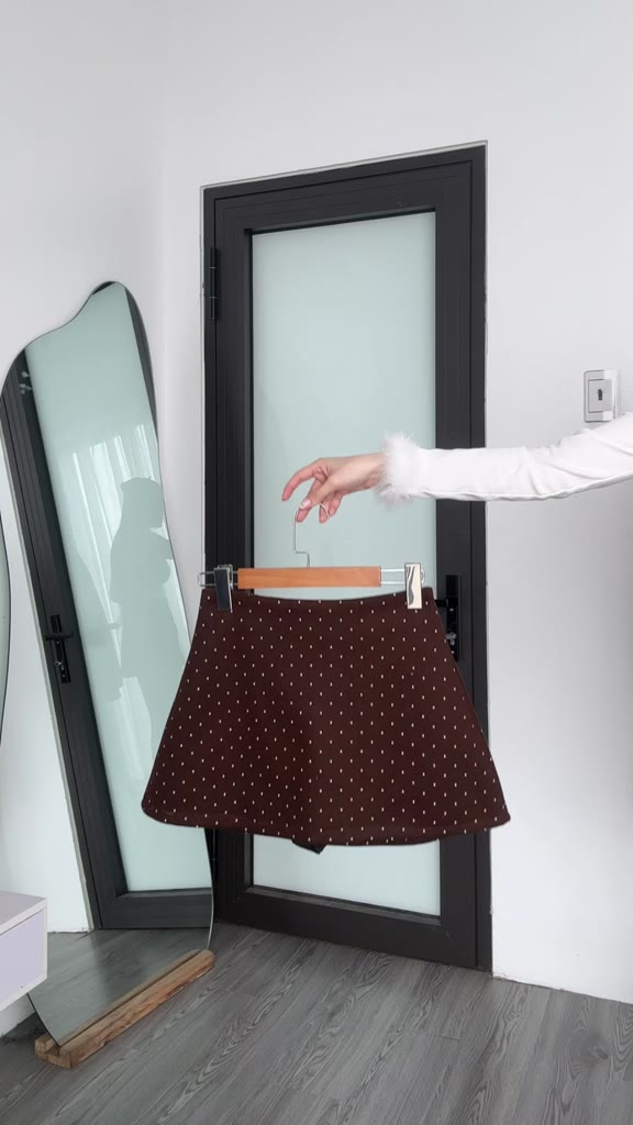 Chân váy nữ BIGSIZE Banamo Fashion chân váy dáng ngắn form chữ A chất dạ ép khóa kéo sau phong cách Hàn Quốc 590 | BigBuy360 - bigbuy360.vn