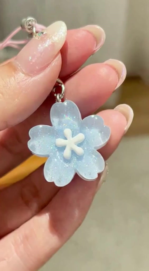 【Elevn】Trái tim cô gái thạch hoa anh đào điện thoại mặt dây chuyền dễ thương hộp đựng tai nghe đa năng dây đeo | BigBuy360 - bigbuy360.vn