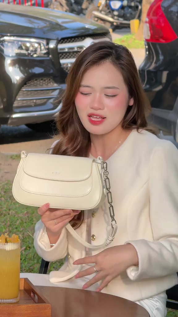 Túi Đeo Vai Hobo Nắp Gập Chain Handle White HAPAS - TDV24037 | BigBuy360 - bigbuy360.vn