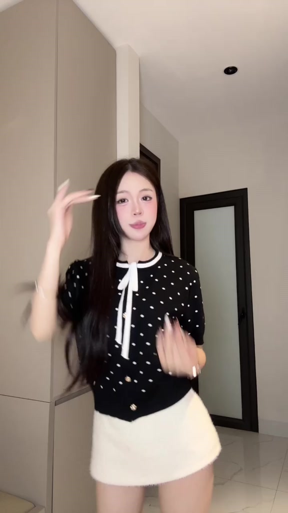 HTIQUE - SOFT SEASON mở bán Áo len dệt kim chấm bi hồng sữa dâu kèm nơ thắt điệu, Áo len dệt kim kiểu nữ tiểu thư LA43 | BigBuy360 - bigbuy360.vn