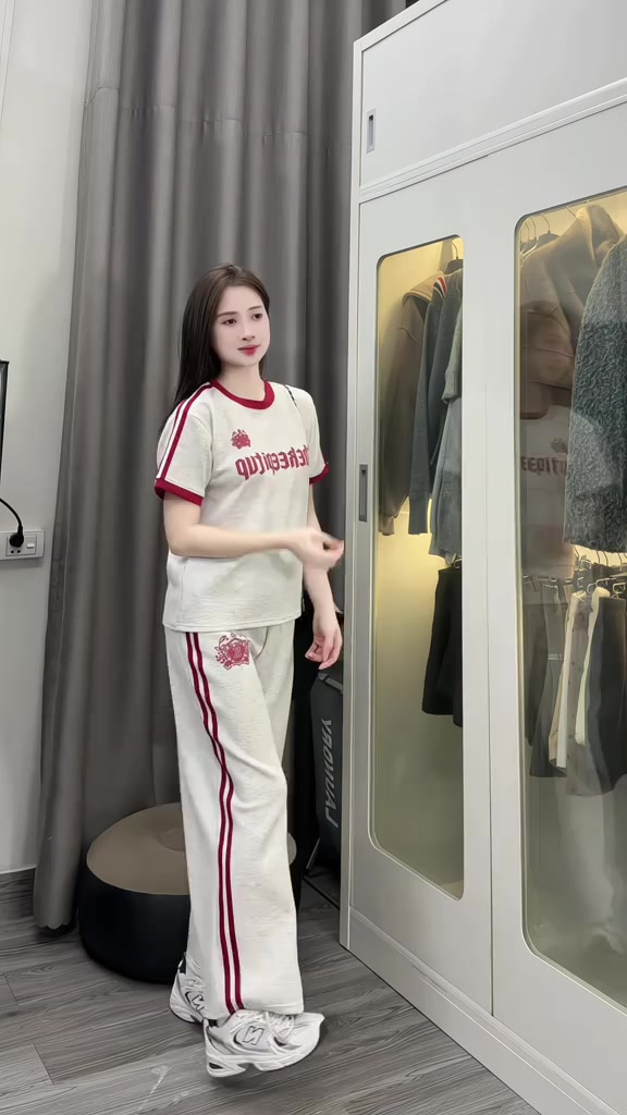 { Deal Mở Bán } Bộ Cộc Tay in Chữ Nổi Phối Sọc Phong Cách Trẻ Trung full size 45-63kg | BigBuy360 - bigbuy360.vn