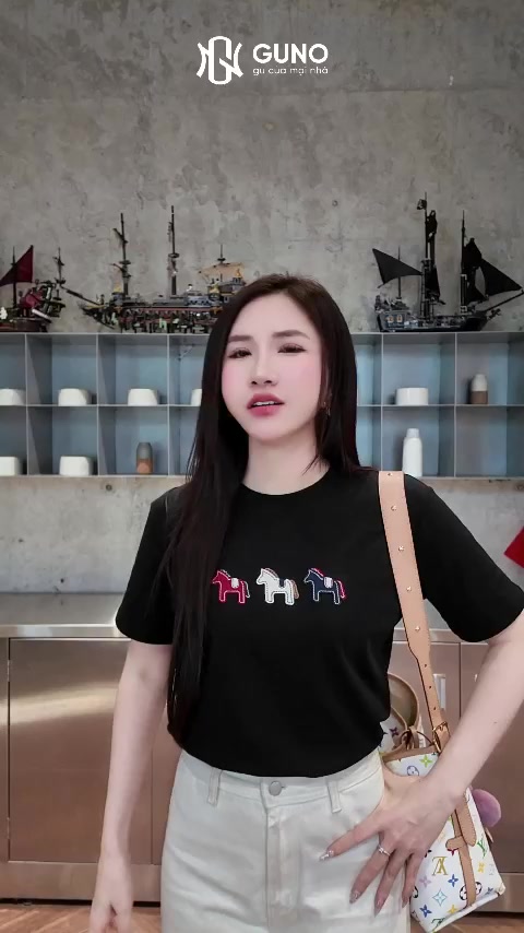 Áo Thun Nam Nữ Thêu Ngựa GUNO Cao Cấp Trơn Màu Cotton Co Dãn 4 Chiều Thoáng Mát SP5 26AG06/AB11 | BigBuy360 - bigbuy360.vn