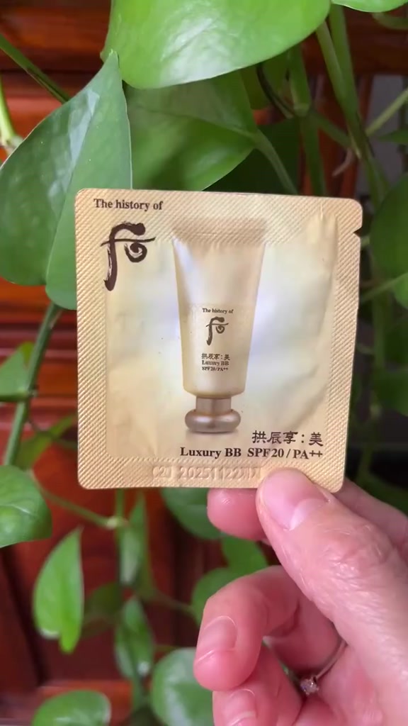 Sample kem nền Whoo nâng tone che khuyết điểm mỏng mịn, chống nắng tốt, hàng chuẩn chính hãng | BigBuy360 - bigbuy360.vn