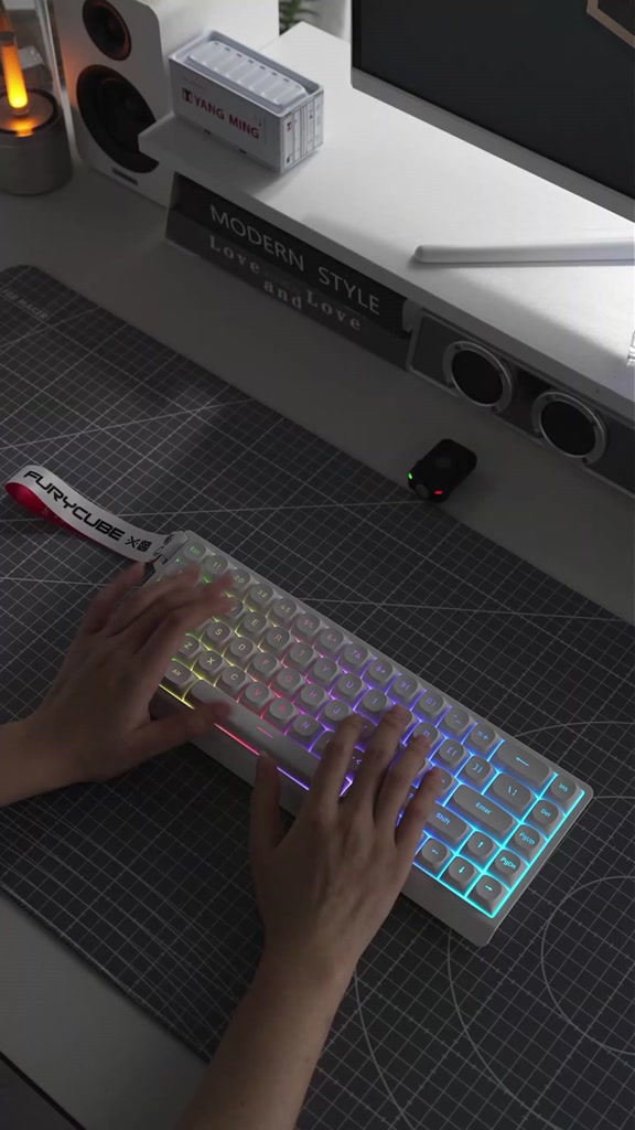 Bàn phím FURYCUBE IP68S 68 phím, RGB, Layout 65% nhỏ gọn, Keycap PBT, Gõ êm, Văn phòng & Giải trí | BigBuy360 - bigbuy360.vn