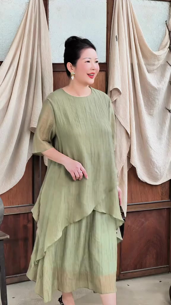 M Collection | Đầm Maxi Suông Trơn Vắt Chéo Hai Lớp Chất Tơ Xốp Lót Lụa Hàn Trắng - D12062 | BigBuy360 - bigbuy360.vn