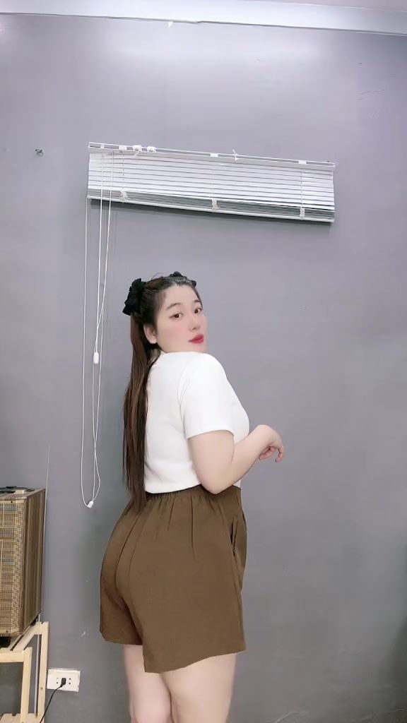 Quần đùi xếp ly Bigsize nữ dáng chữ A đai cao lưng thun co giãn không có nút và khóa kéo Q26 | BigBuy360 - bigbuy360.vn