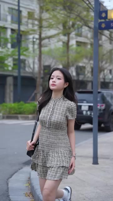 BST XUÂN HÈ BT 038 VÁY KẺ CARO CỔ V XẾP LY 2 TẦNG | BigBuy360 - bigbuy360.vn