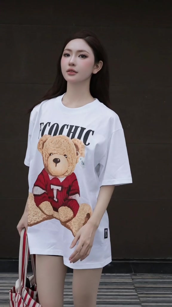 Áo Phông Nữ In Hình Gấu Đỏ ECOCHIC Dễ Thương Tay Ngắn Dáng Rộng Chất Liệu Cao Cấp Chính Hãng B231 | BigBuy360 - bigbuy360.vn