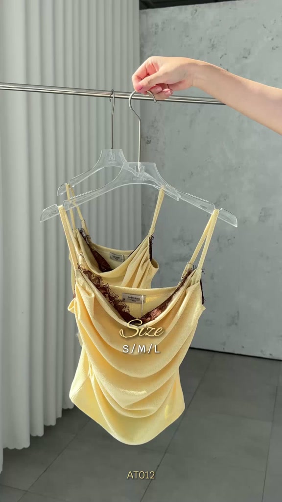 Áo 2 dây cổ đổ phối ren ngực, áo nữ ôm dáng nhún eo phong cách Hàn La Boutique SS26 - AT012-2605LAT | BigBuy360 - bigbuy360.vn