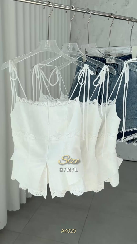 Áo 2 dây xô buộc nơ vai thêu hoa phối ren, dáng chiết eo nữ tính La Boutique SS26 - AK020-2605LAT | BigBuy360 - bigbuy360.vn