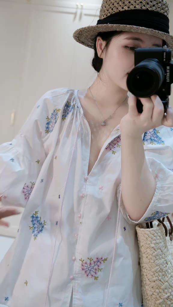 Set đồ nữ Mataso vải thô thêu hoa thoáng mát , Bộ đồ nữ áo tay lỡ cúc đinh ngọc kèm quần short cạp chun thời trang HEBE | BigBuy360 - bigbuy360.vn