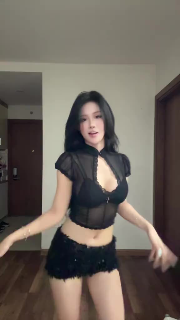 Áo xuyên thấu khoét cổ kèm bra HIBABY - 𝐊𝐈𝐋𝐋 𝐒𝐘𝐒𝐓𝐄𝐌 | BigBuy360 - bigbuy360.vn