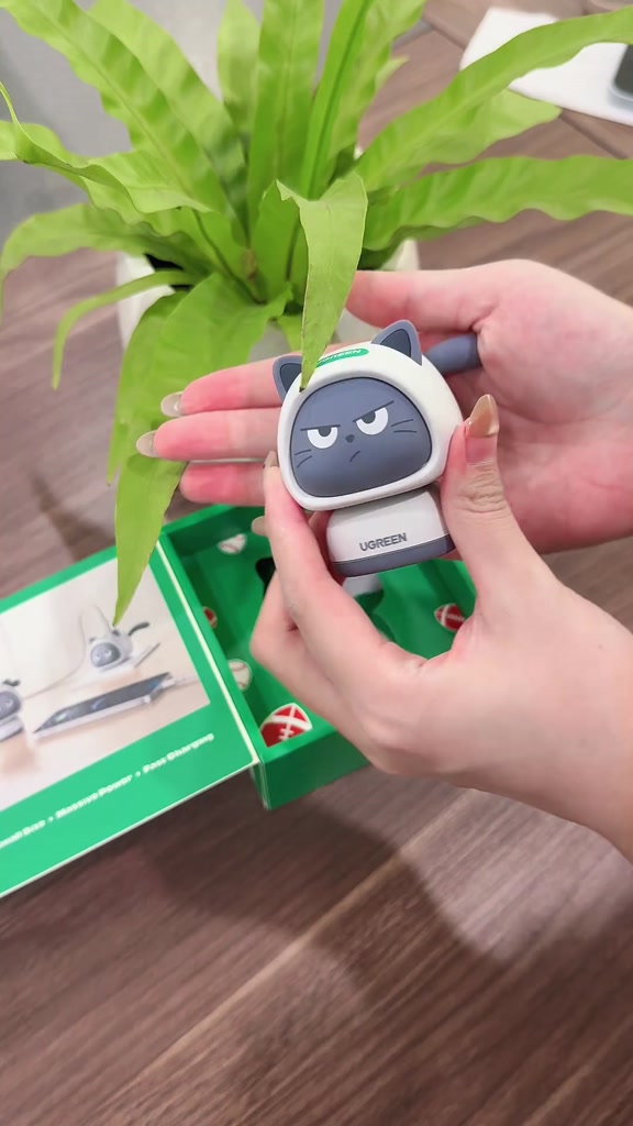 Bộ sạc nhanh UGREEN PD 45W GaN Little Cat với thiết kế khuôn mặt mèo | BigBuy360 - bigbuy360.vn