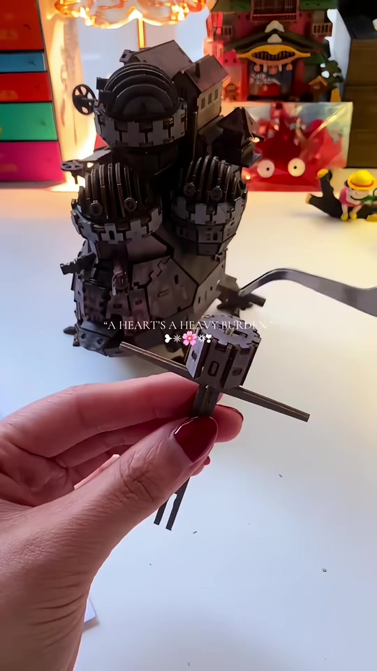 [Sẵn] Mô Hình Lắp Ráp Gỗ 3D Lâu Đài Của Howl "Howl’s Moving Castle" - Bản Màu Cao Cấp | BigBuy360 - bigbuy360.vn