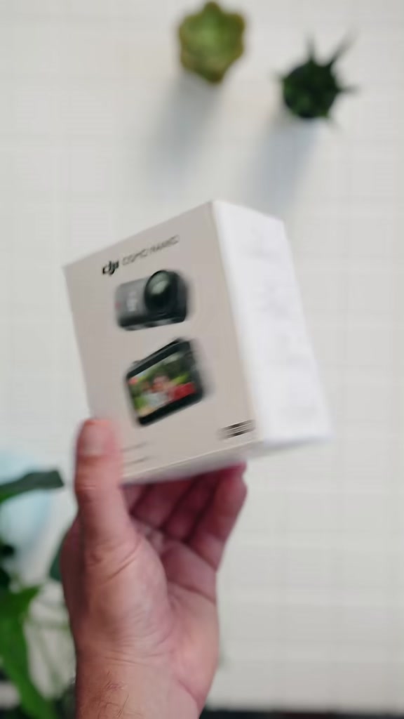 Camera hành động DJI Osmo Nano siêu nhẹ, nhỏ gọn, màn hình OLED, quay video lên đến 4K/60fps | BigBuy360 - bigbuy360.vn