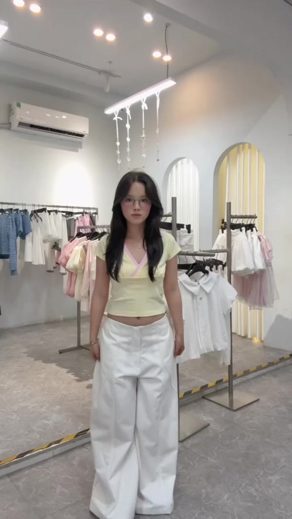 𝐏𝐞𝐫𝐥𝐞 𝐓𝐨𝐩 - Áo thun nữ, Áo thun viền cổ tim chéo ngực tay ngắn nhien.official NAT00034 | BigBuy360 - bigbuy360.vn