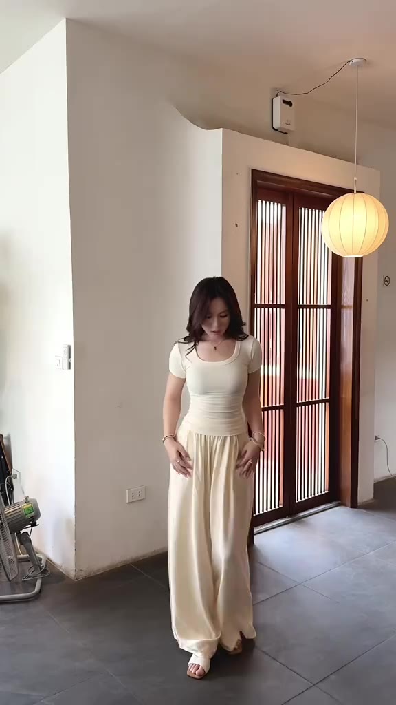 Set Bộ Đồ Nữ Áo Thun Cổ Vuông Ôm , Quần Dài Đũi Tơ Ống Rộng Mặc Hè Thoáng Mát Đi Biển B1 | BigBuy360 - bigbuy360.vn