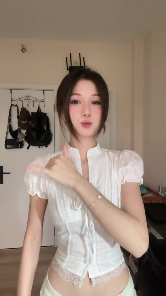 Áo Kiểu Nữ Dáng Croptop Chi Tiết Cổ Tàu Tay Bồng Cột Dây Nơ Mùa Hè Kimee - KA832 | BigBuy360 - bigbuy360.vn