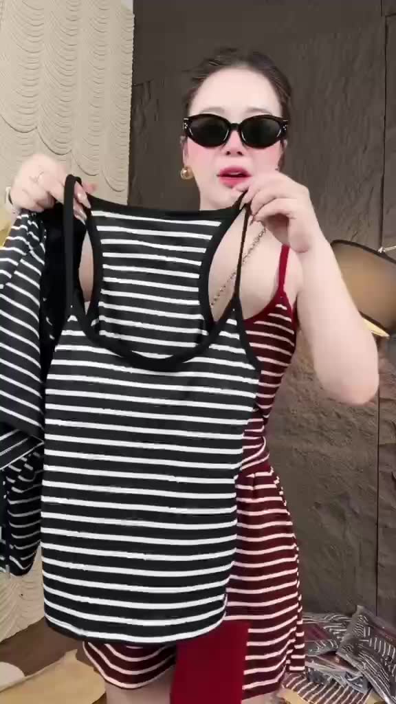 Set Đồ Nữ Sọc Ngang Siêu Xinh - Tanktop ÁO 2 DÂY CÓ MÚT NGỰC + QUẦN ĐÙI CÓ TÚI Chất thun Rip Siêu Co Giản Thoải Mái Bigs | BigBuy360 - bigbuy360.vn