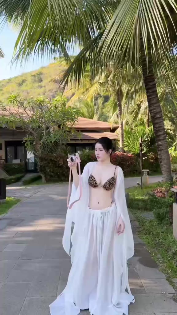617 - Set Áo Choàng Kèm Quần Đi Biển Nữ ( Không Kèm Bikini ) | BigBuy360 - bigbuy360.vn