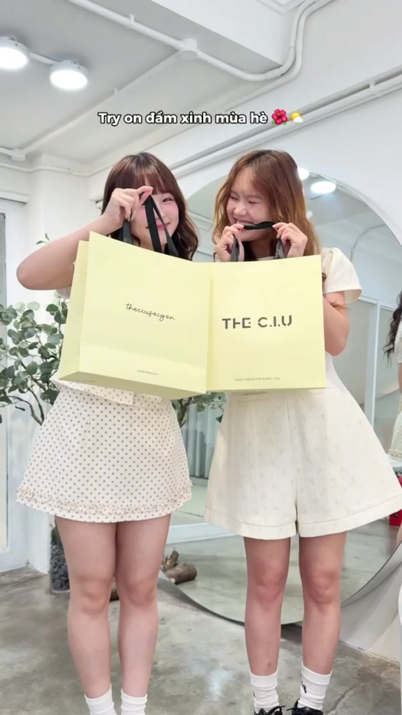 Đầm nữ dáng dài cổ tim tay phồng THE C.I.U, váy maxi form ôm tôn dáng thanh lịch – Lotus Dress | BigBuy360 - bigbuy360.vn