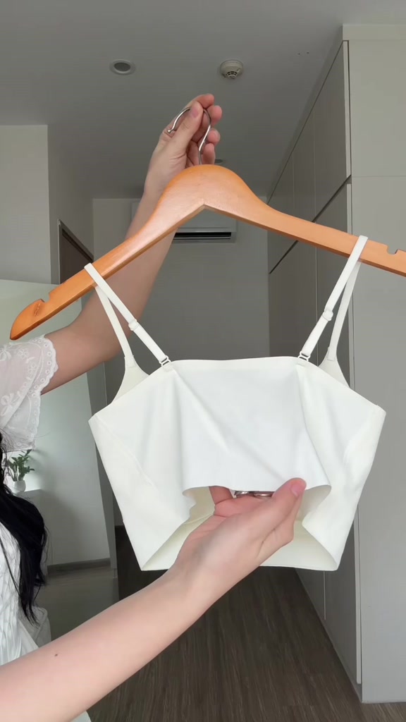 Áo Lót Lười Nâng V1 OneFit Không Gọng, Đệm Mỏng 2cm Nâng Nhẹ Tự Nhiên, Áo Bra Không Viền Không Móc Cài Venus Charm 0716 | BigBuy360 - bigbuy360.vn