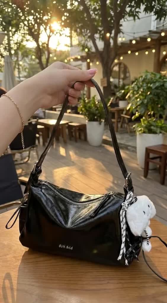 Túi xách nữ dáng thuyền phong cách hàn quốc kèm charm siêu xinh CUN409 | BigBuy360 - bigbuy360.vn