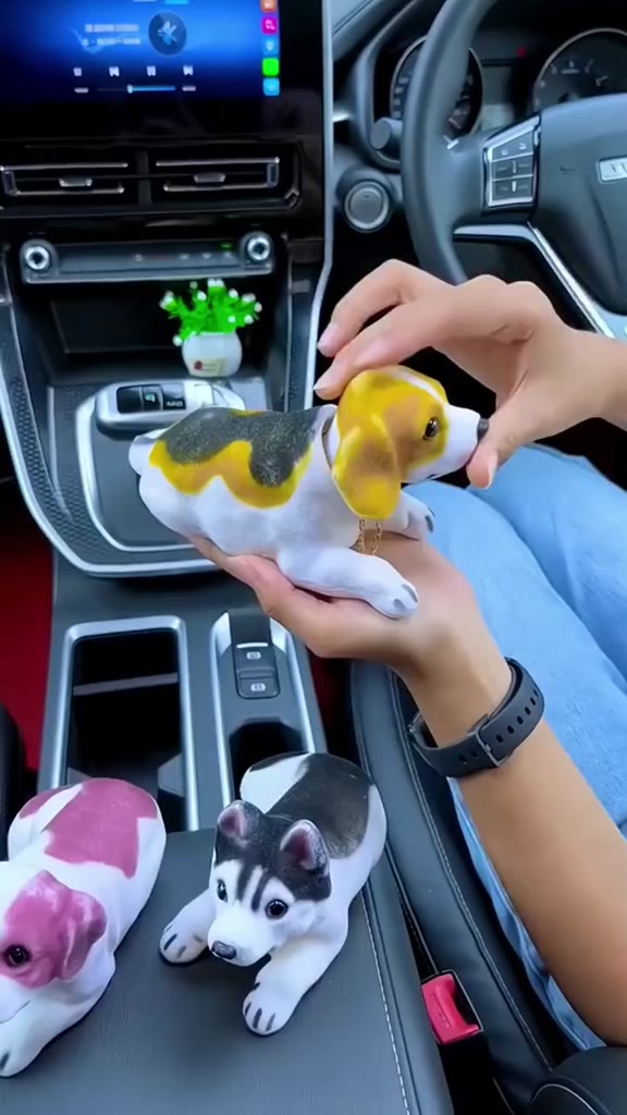 Chó lắc lư trang trí taplo