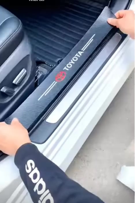 Miếng Dán Chống Trầy Cho Cửa Xe Hơi VinFast