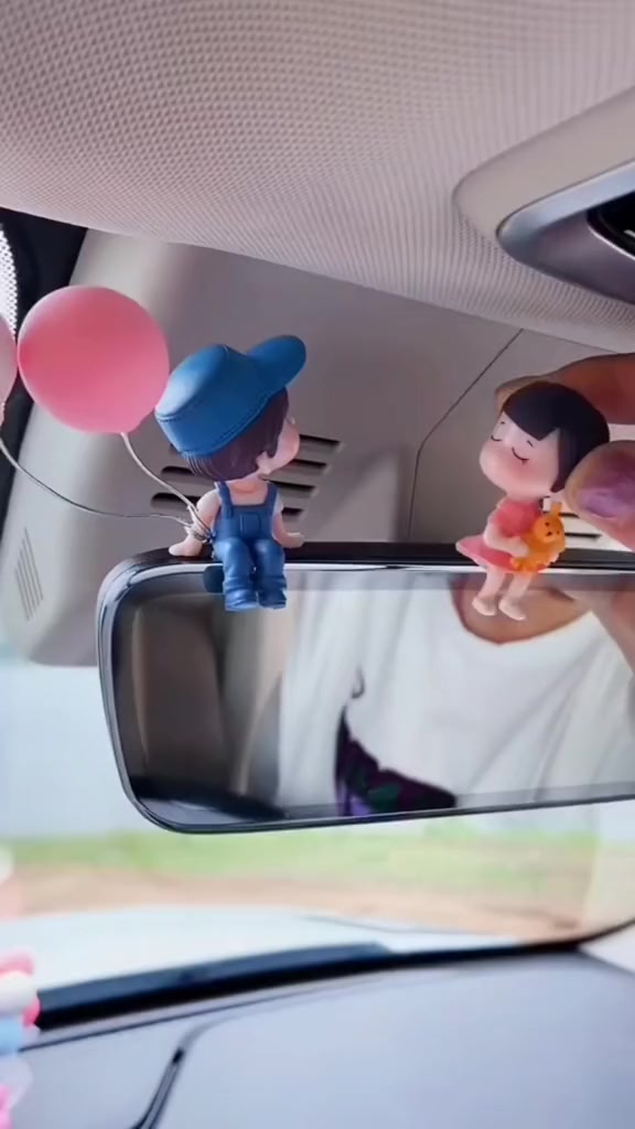 Mô hình búp bê cặp đôi yêu nhau trang trí xe hơi