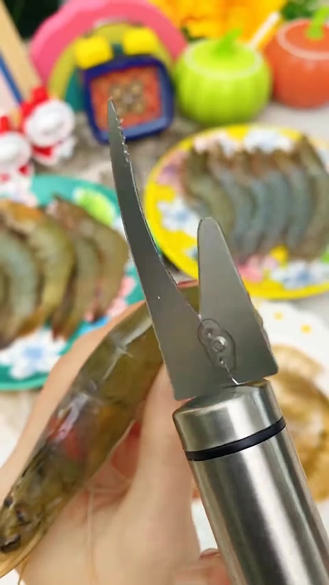 Gợi ý các mẫu dụng cụ bóc vỏ tôm tiện lợi cho nhà bếp