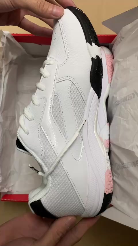 Giày cầu lông Kawasaki B3324 mẫu mới màu trắng hồng đen