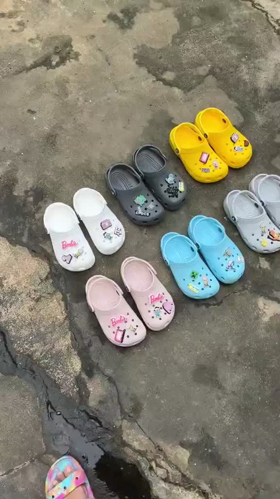 ( Tặng móc + 6 Jibbizt ) Dép Sục Crocs CLassic Tiệm Nhà Sấu Nam Nữ Màu Trơn Cao 3cm - Có Lỗi Cắt Đã Được Xử Lý Rất Chắc | BigBuy360 - bigbuy360.vn