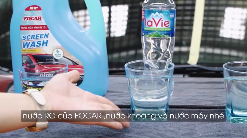 Nước rửa kính ô tô FOCAR tăng tầm nhìn trời mưa