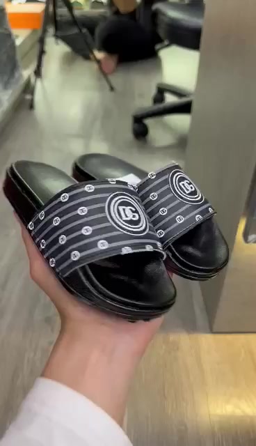 Dép LV Bé Trai Bé Gái, Dép LV Cho Bé Chống Trơn Hottrend 2024